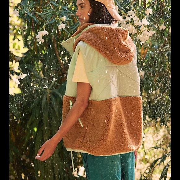 FP Movement by Free People Adventure Awaits Vest - Picture 2 of 7